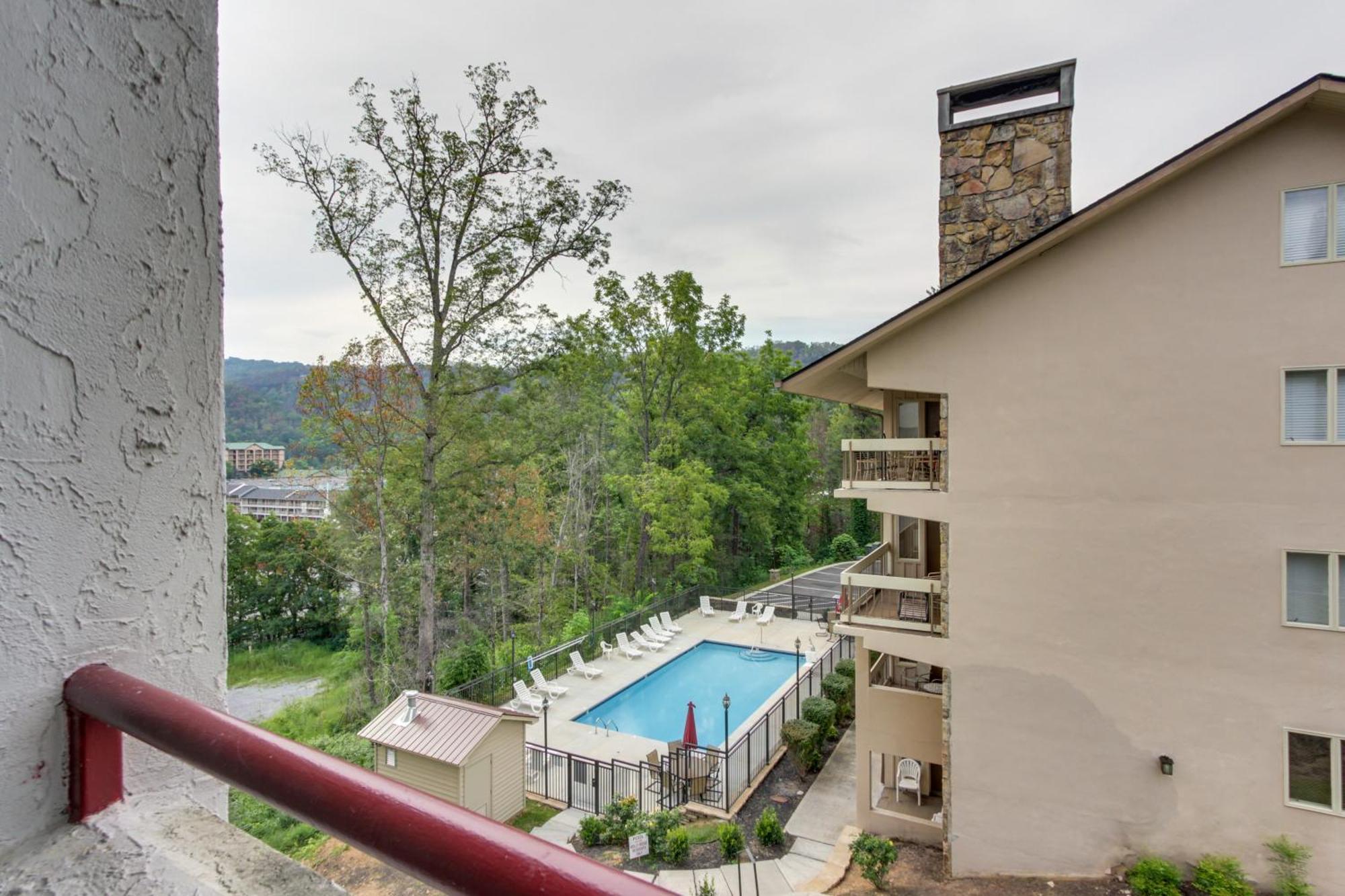 Bear-Sighting Condo Walk To Downtown Gatlinburg! Exterior foto